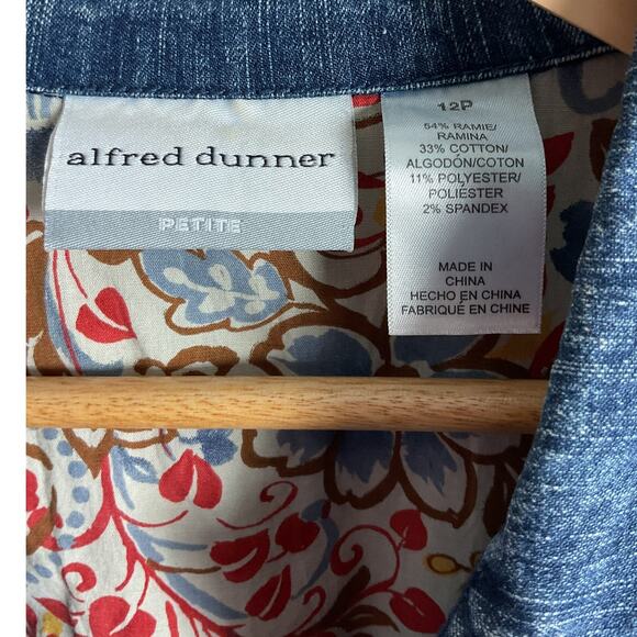 Alfred Dunner Petite Embroidered Floral Denim Jacket 12P Dark Wash - Picture 8 of 11
